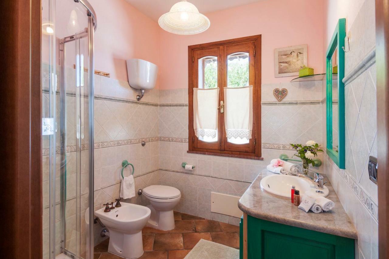 Le Quattro Mura Bed & Breakfast พูลา ภายนอก รูปภาพ