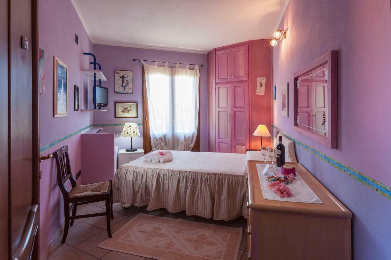 Le Quattro Mura Bed & Breakfast พูลา ภายนอก รูปภาพ