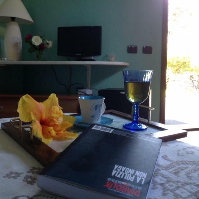 Le Quattro Mura Bed & Breakfast พูลา ภายนอก รูปภาพ